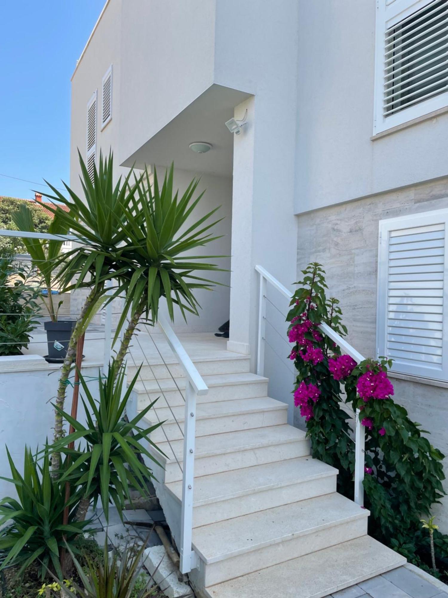 Vila Regina Apartment Rex With Swimming Pool Йезера Екстериор снимка