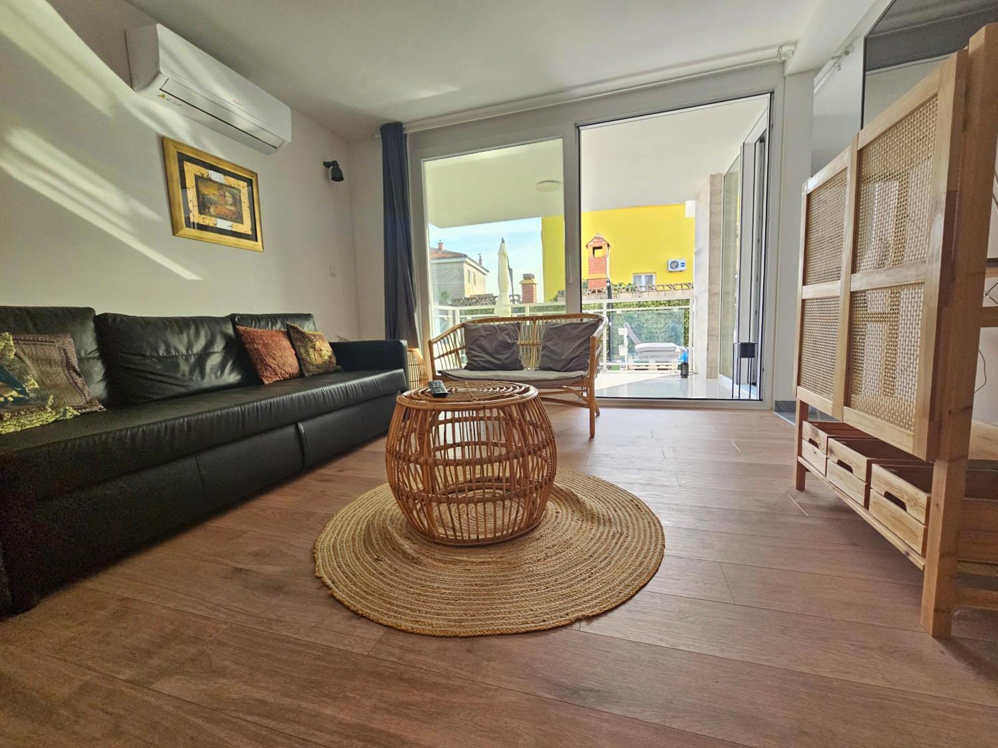 Vila Regina Apartment Rex With Swimming Pool Йезера Екстериор снимка