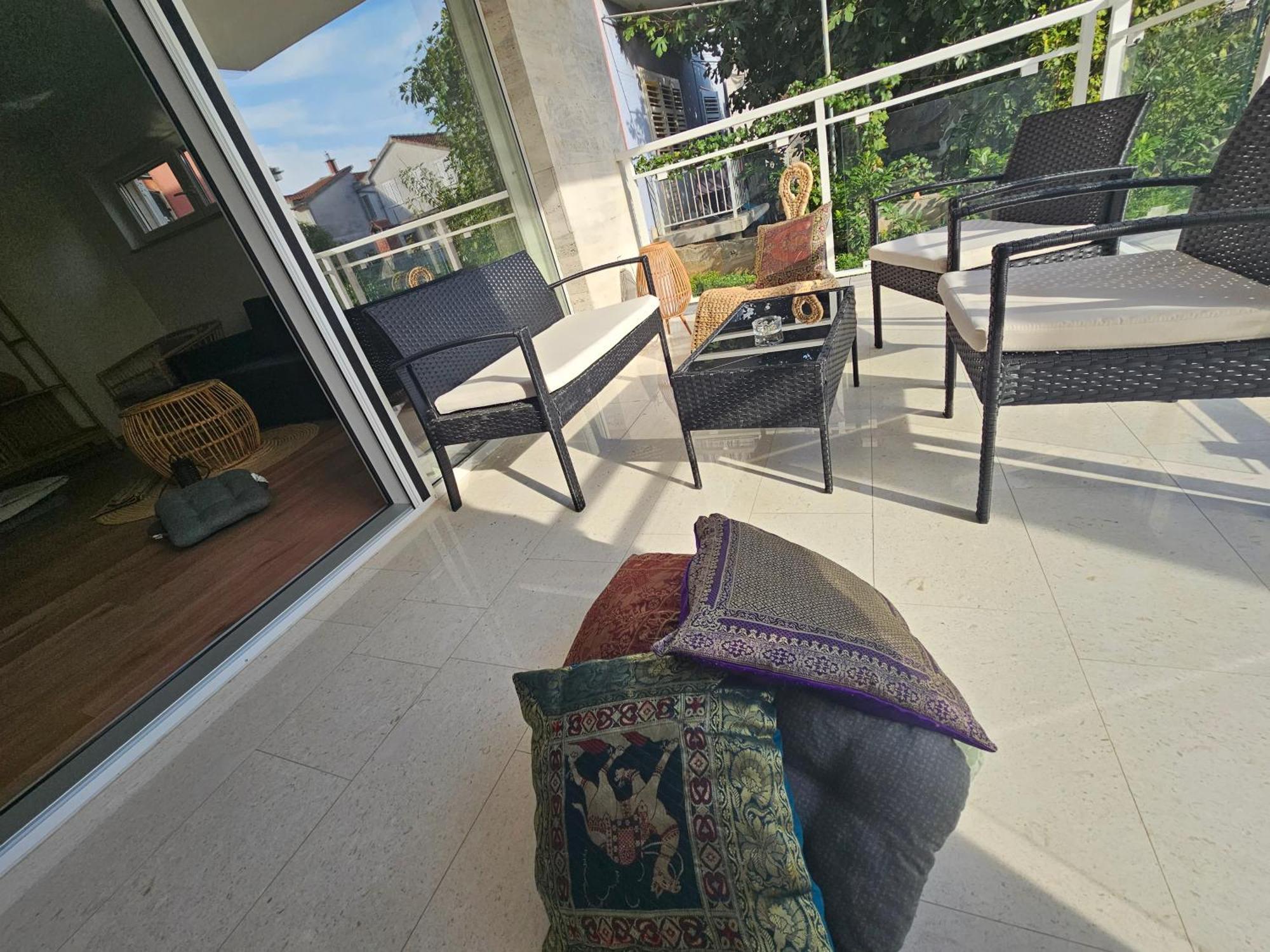 Vila Regina Apartment Rex With Swimming Pool Йезера Екстериор снимка