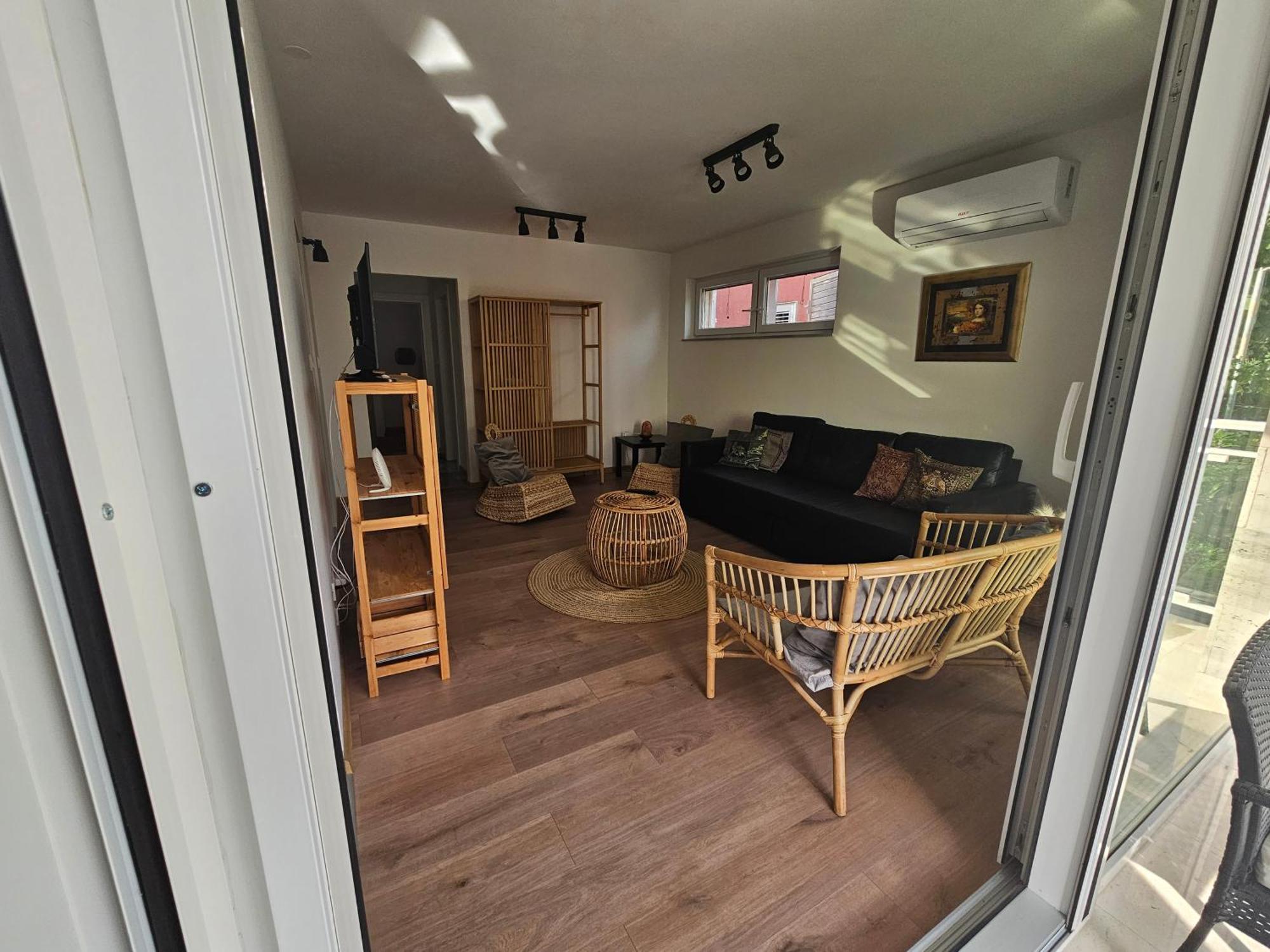 Vila Regina Apartment Rex With Swimming Pool Йезера Екстериор снимка