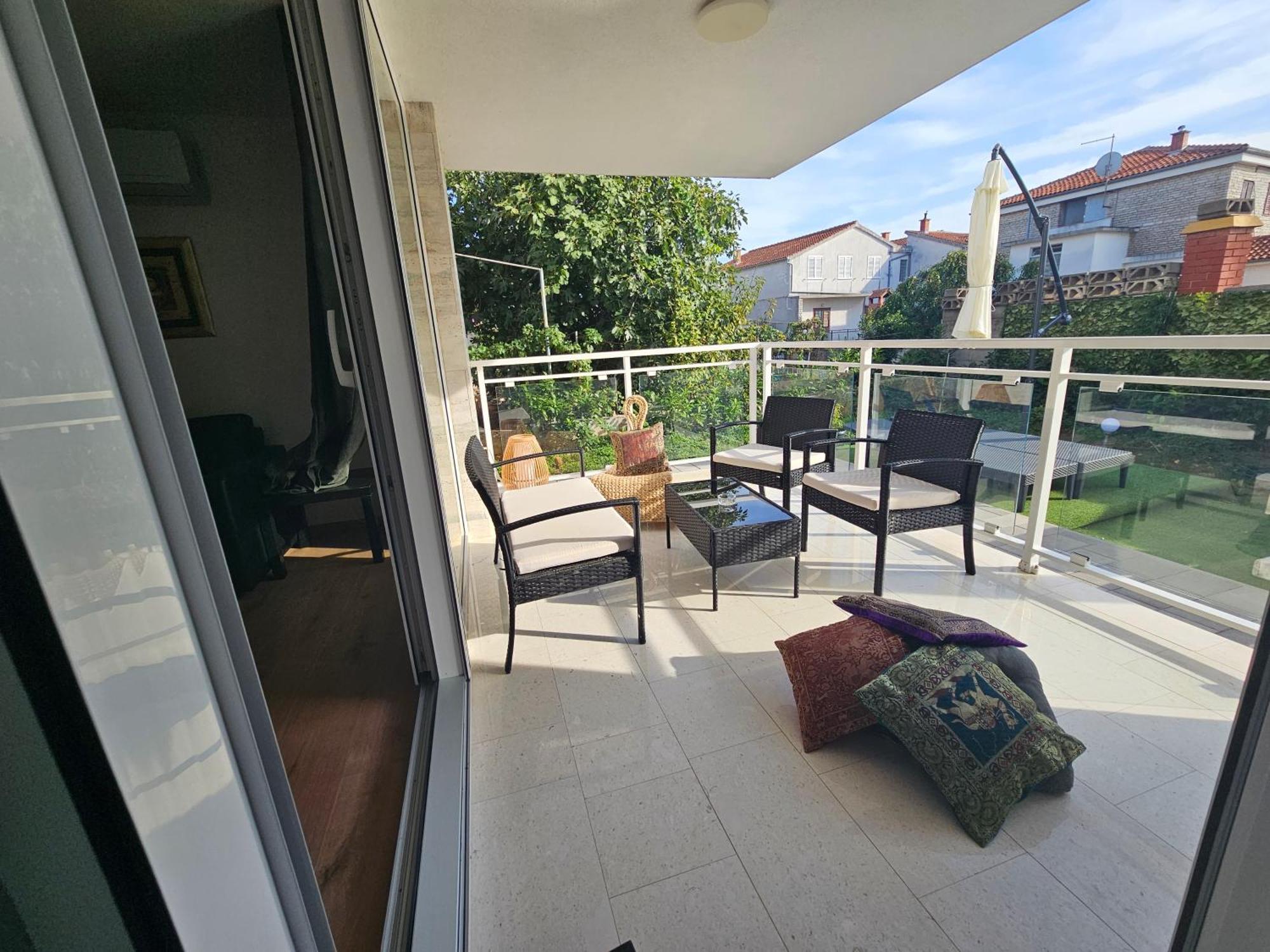 Vila Regina Apartment Rex With Swimming Pool Йезера Екстериор снимка